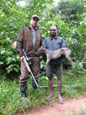 Kamerun bongó és szitatunga vadászat
