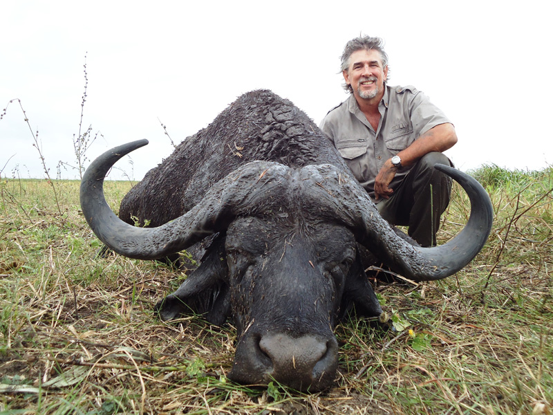 Mozambik kafferbivaly vadászat